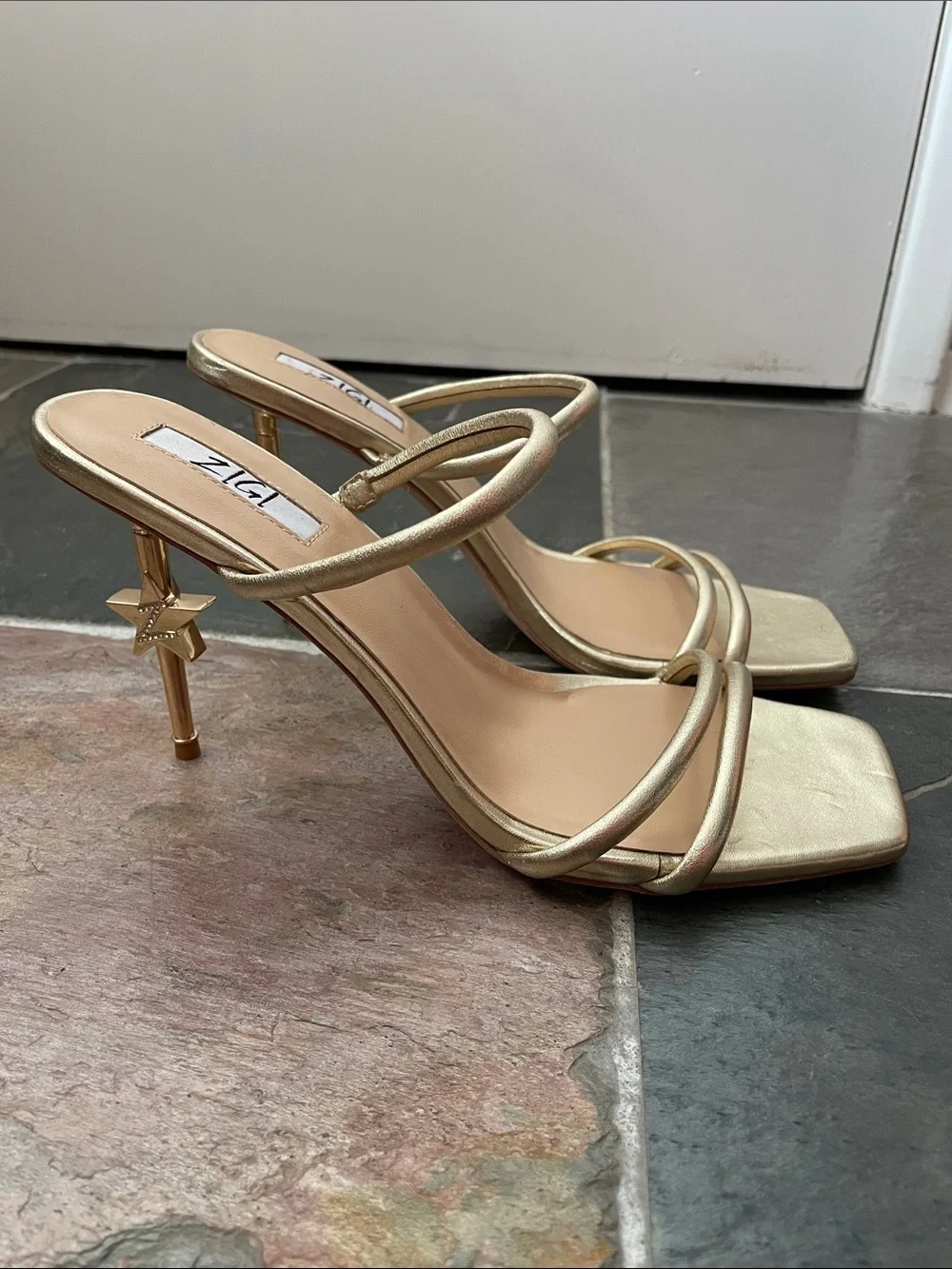 ZIGI Strappy Stiletto Sandal Gold Leather Star Heel Sz 11